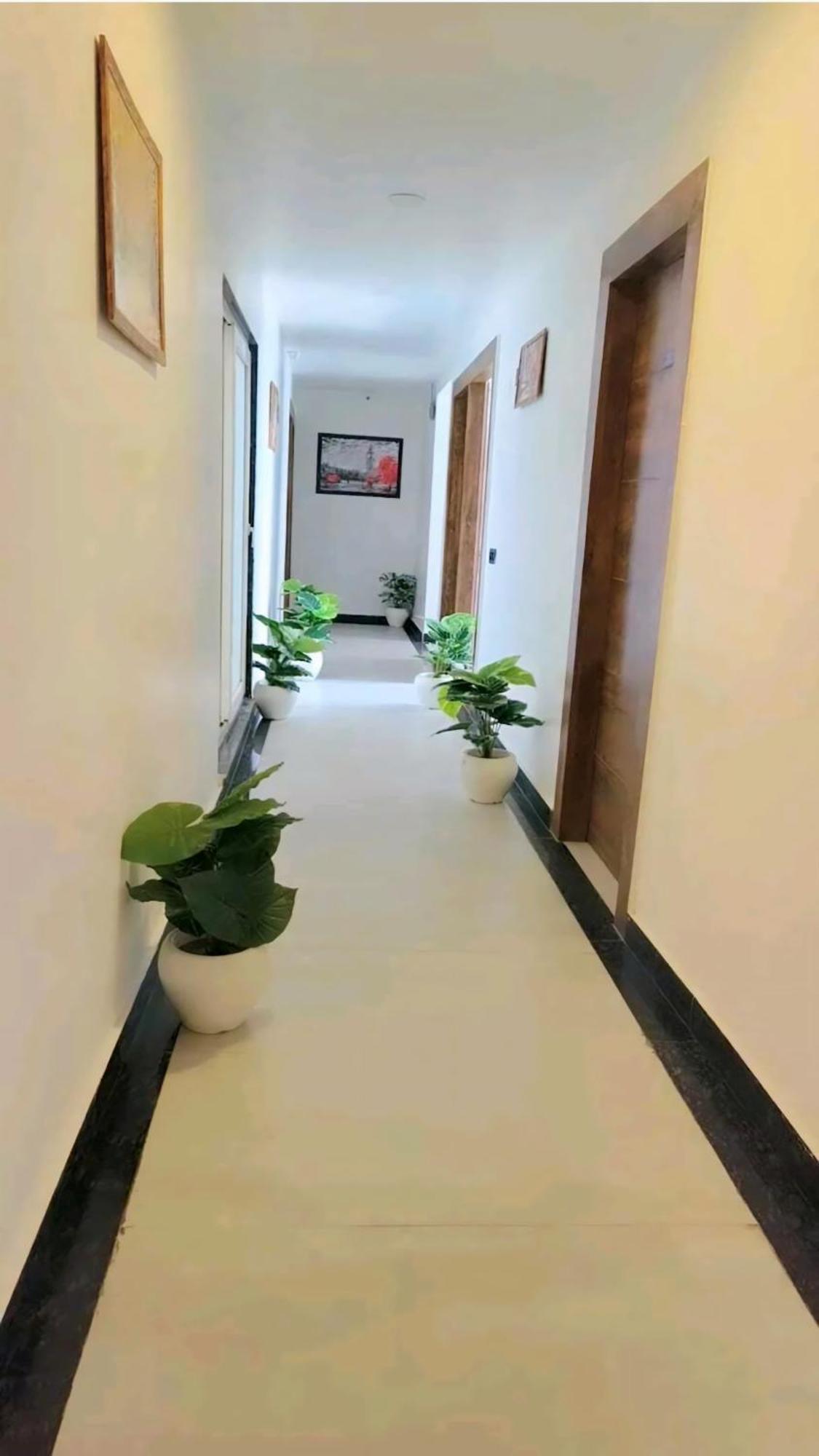 Glace Stay Inn Near Igi Airport Neu-Delhi Exterior foto